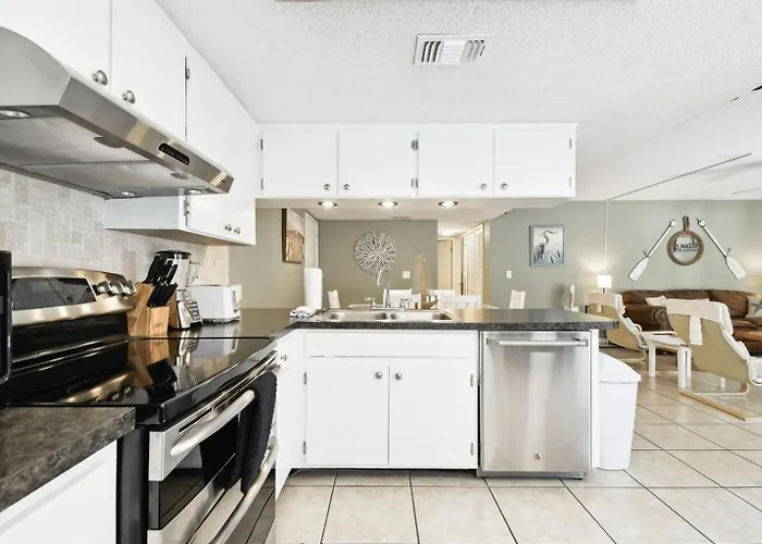 Intracoastal 5 Min Walk To Beach!