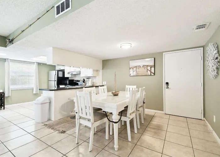 Intracoastal 5 Min Walk To Beach!
