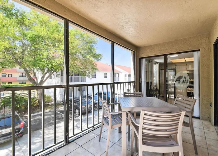 Intracoastal 5 Min Walk To Beach!