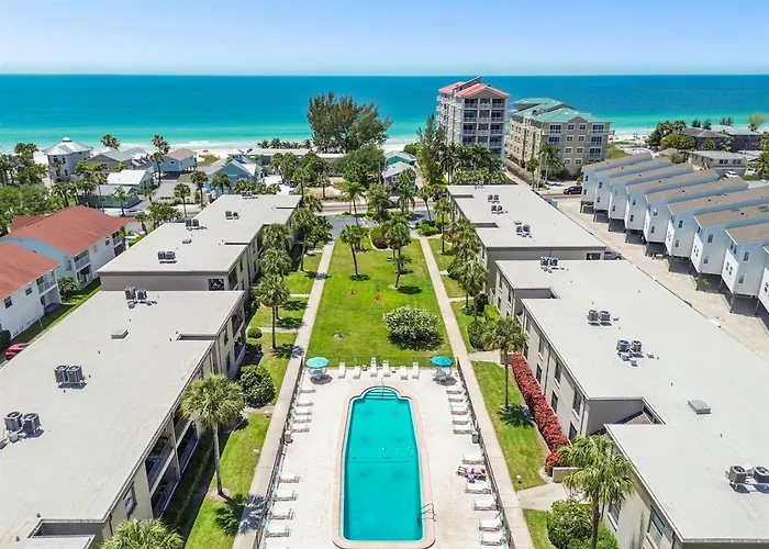 Intracoastal 5 Min Walk To Beach!